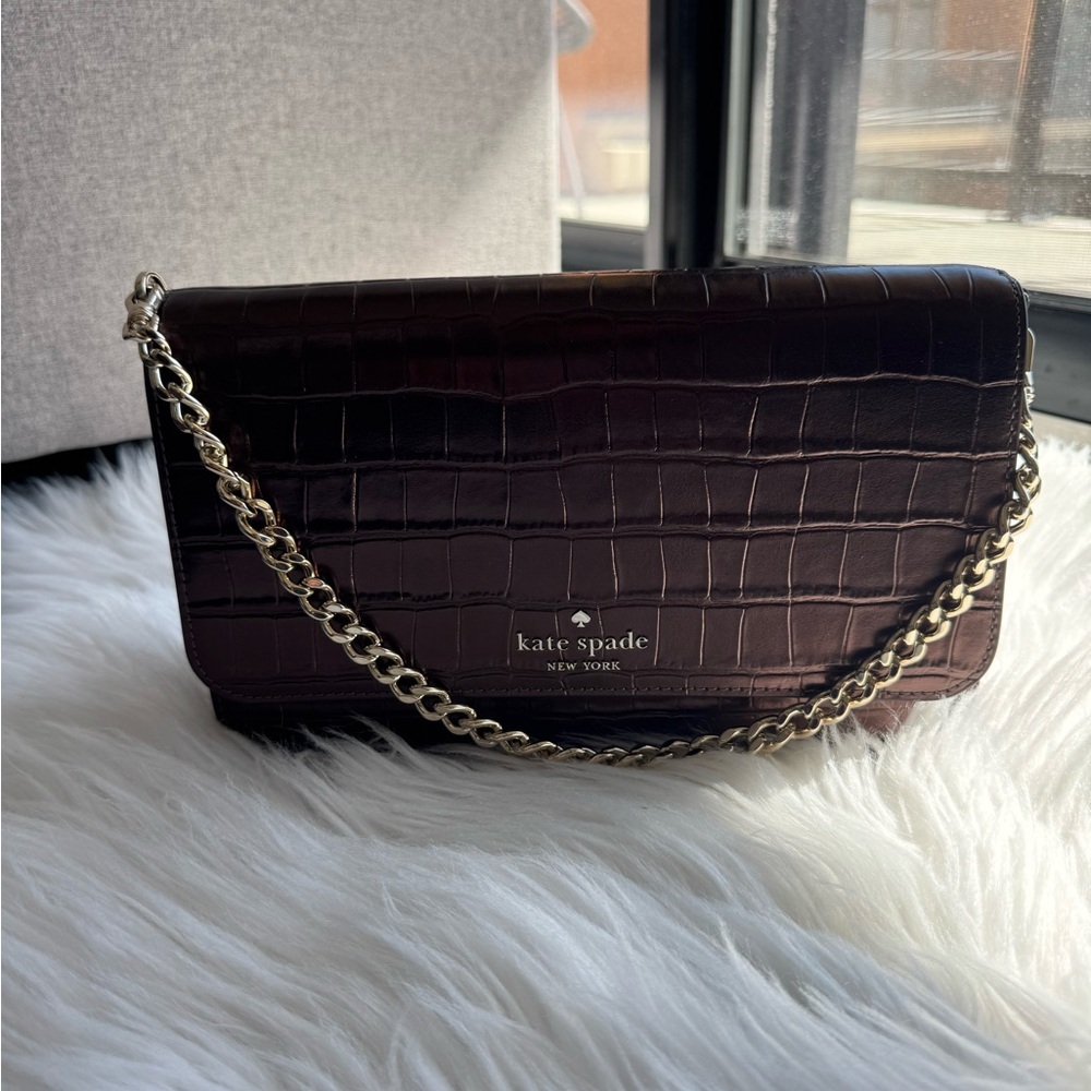 Kate Spade Madison Croc Embossed
Willow Medium
Crossbody - Picture 2 of 13